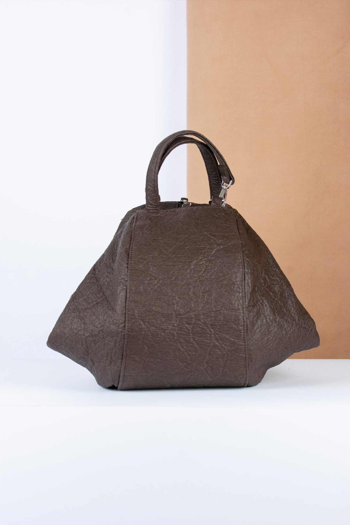 BORSA TRASFORMABILE ELLA IN PELLE D'ANANAS MARRONE VEGAN