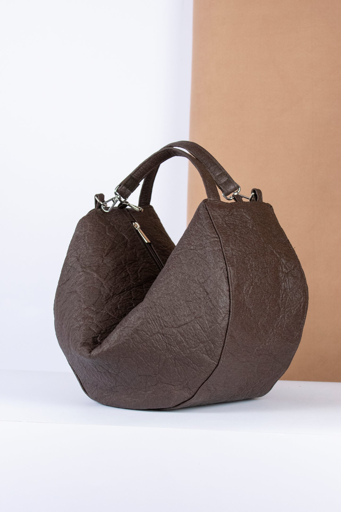 BORSA TRASFORMABILE ELLA IN PELLE D'ANANAS MARRONE VEGAN