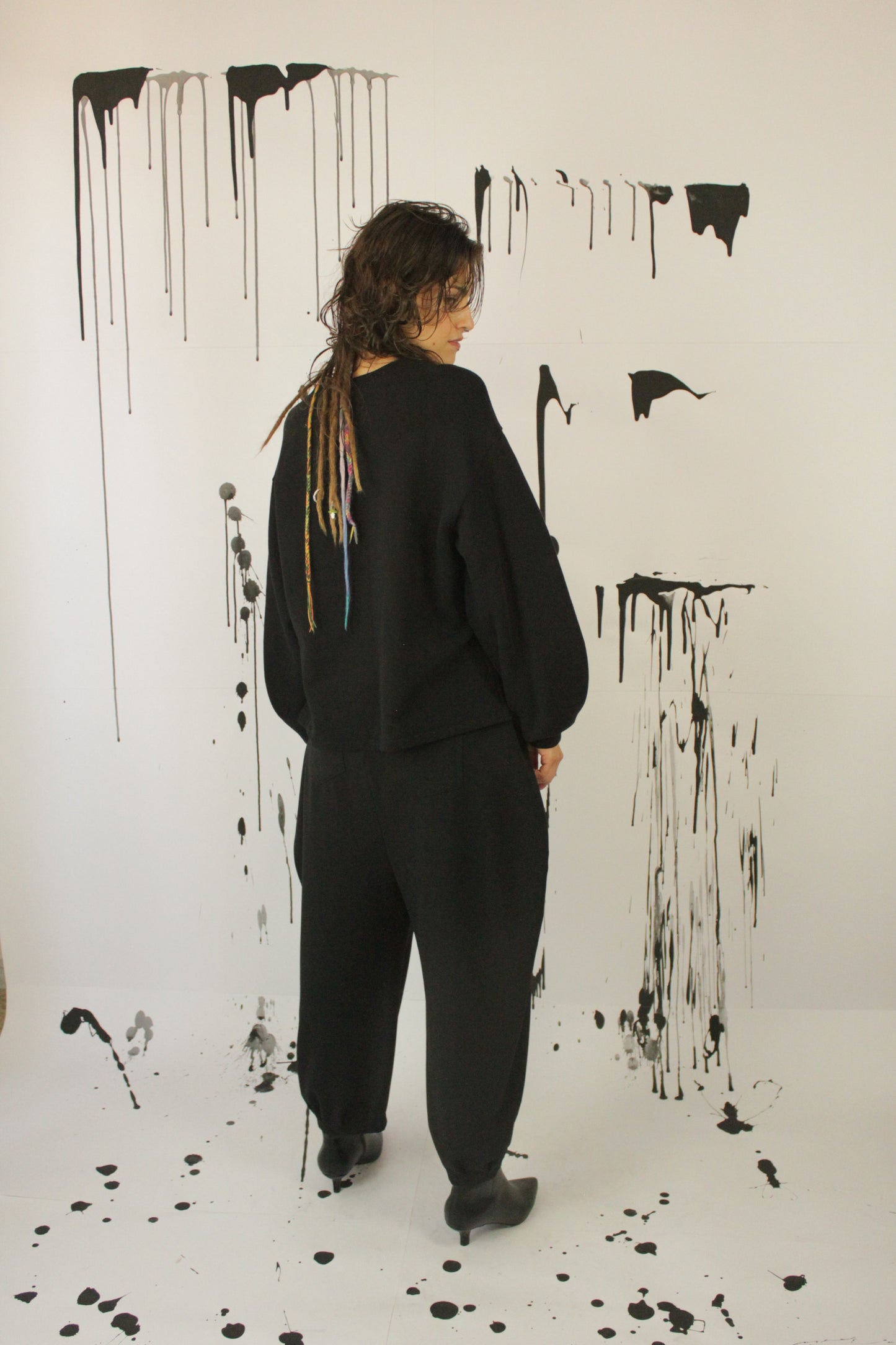 MAGLIA FELCE NERA IN CALDA FELPA VEGAN